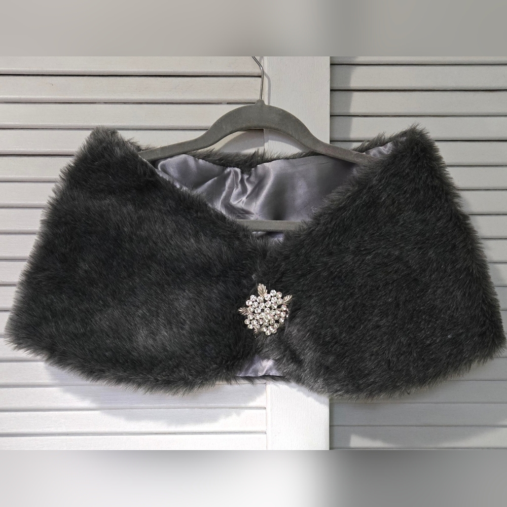 Gray Faux Fur Shoulder Shawl with Crystal Brooch